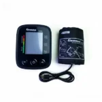 شكل جهاز قياس الضغط جرانزيا فاسيليتا مع كف الذراع ووصلة الشاحن - Image of the Granzia Facilita blood pressure monitor with the arm cuff and charger cable.